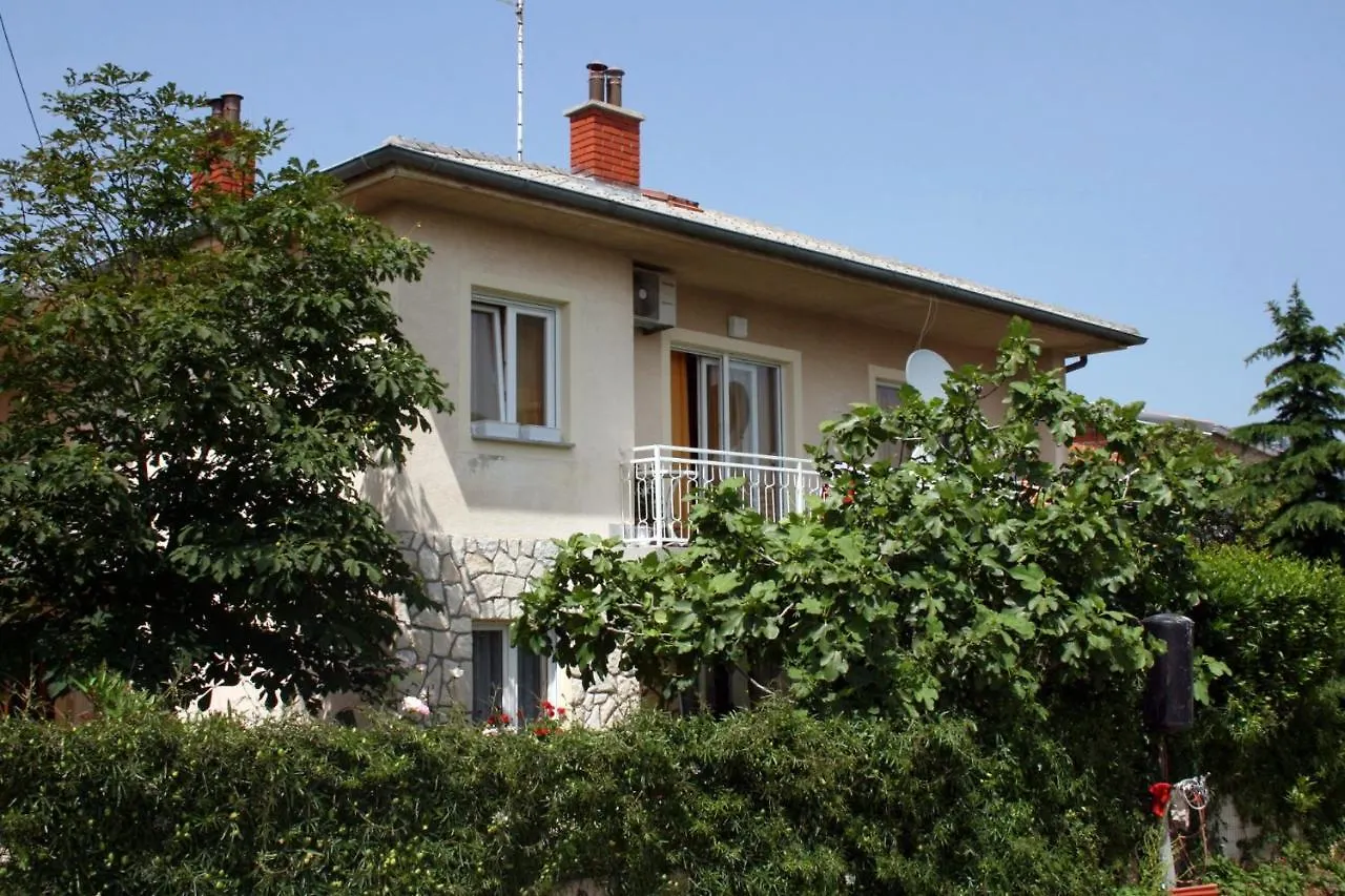 Apartments With Wifi Novi Vinodolski - 5483