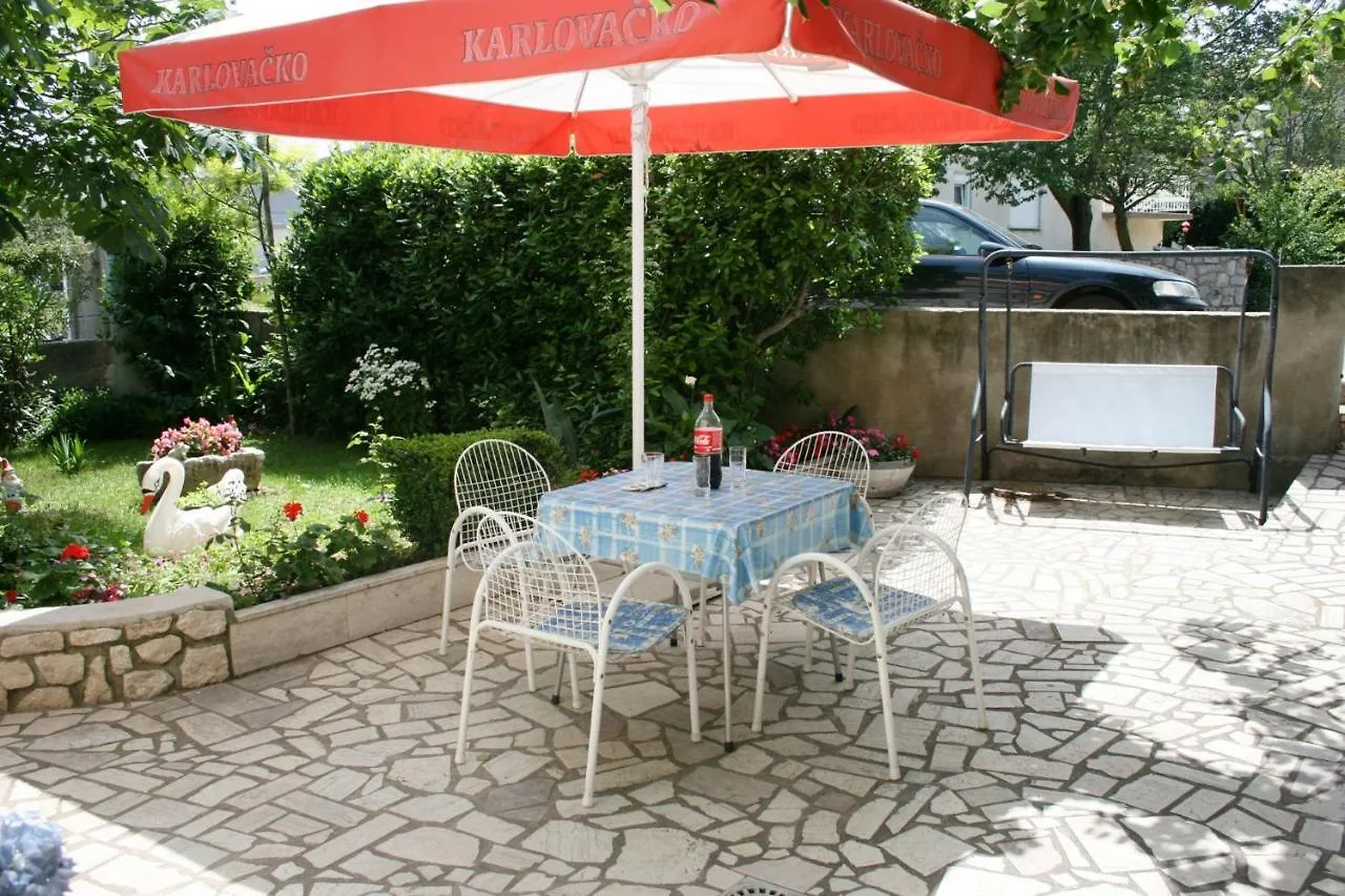 Apartments With Wifi Novi Vinodolski - 5483