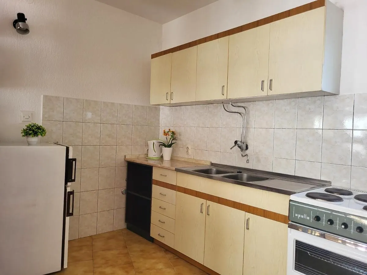 Apartments With Wifi Novi Vinodolski - 5483 Croatia