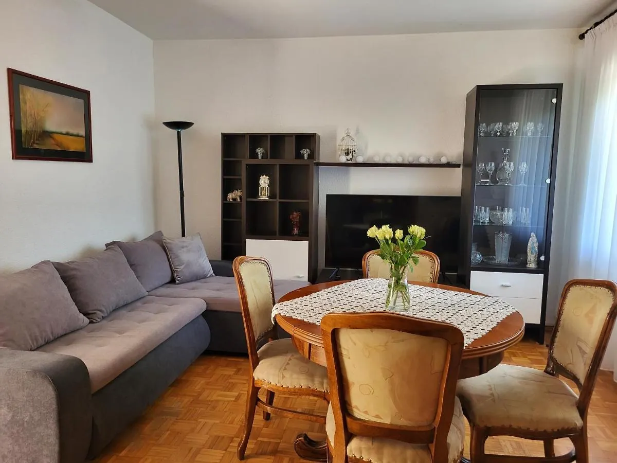 Apartments With Wifi Novi Vinodolski - 5483 Croatia